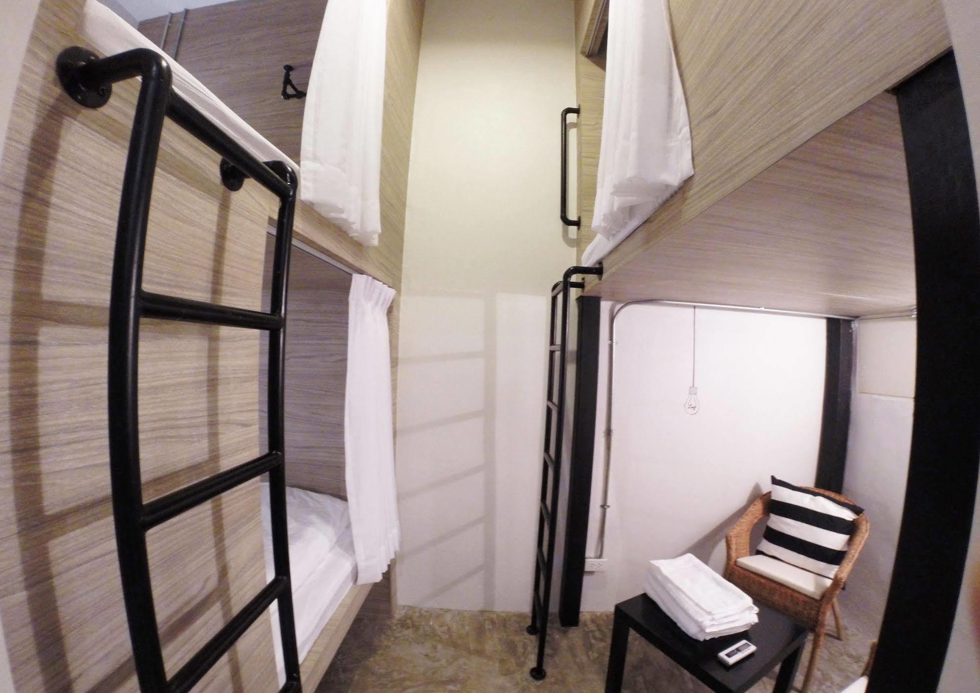 Хостел Slumber Bangkok Soi 1 Екстер'єр фото